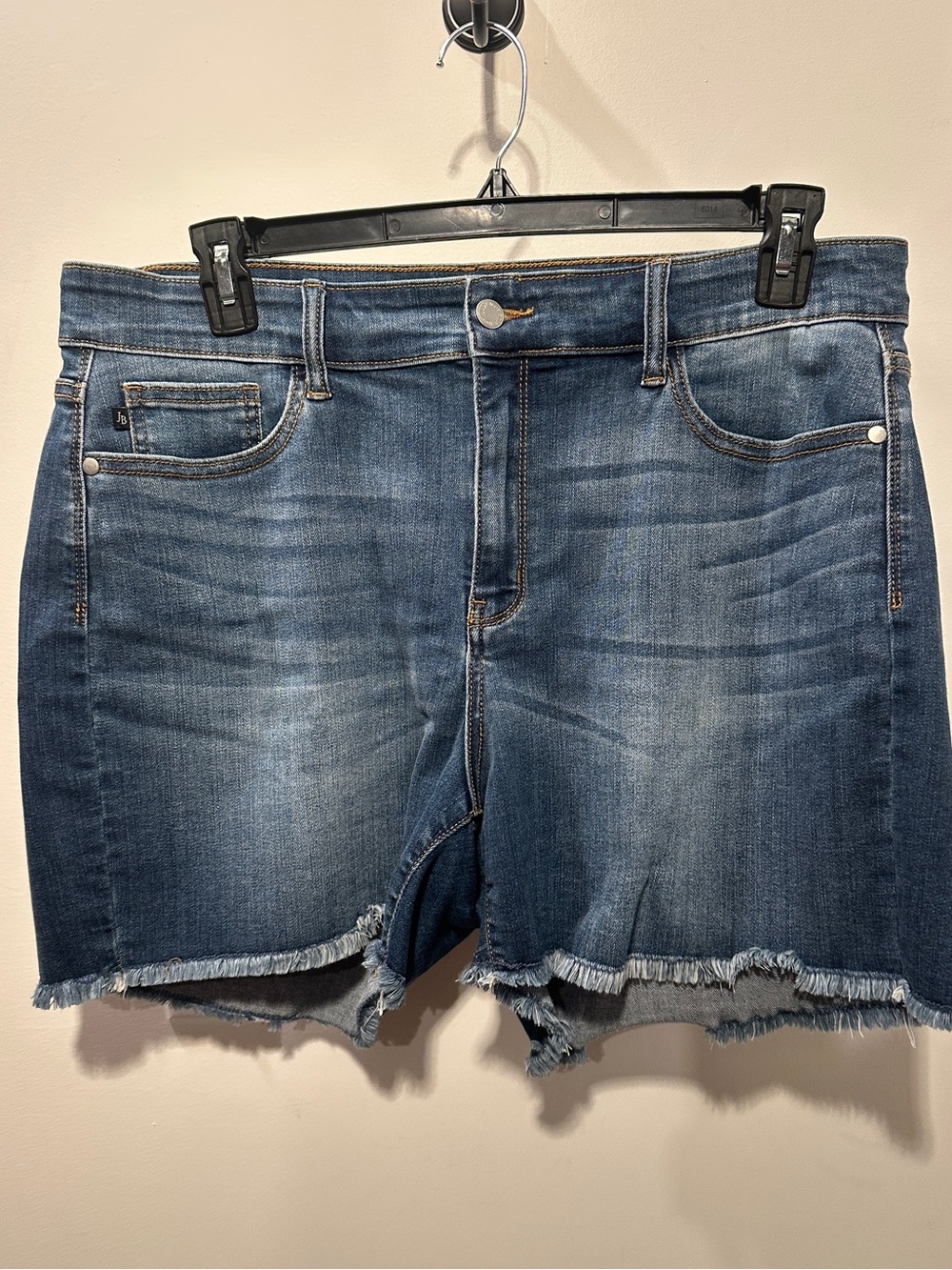 Judy Blue Medium Wash Frayed Hem Denim Jean Shorts 2X